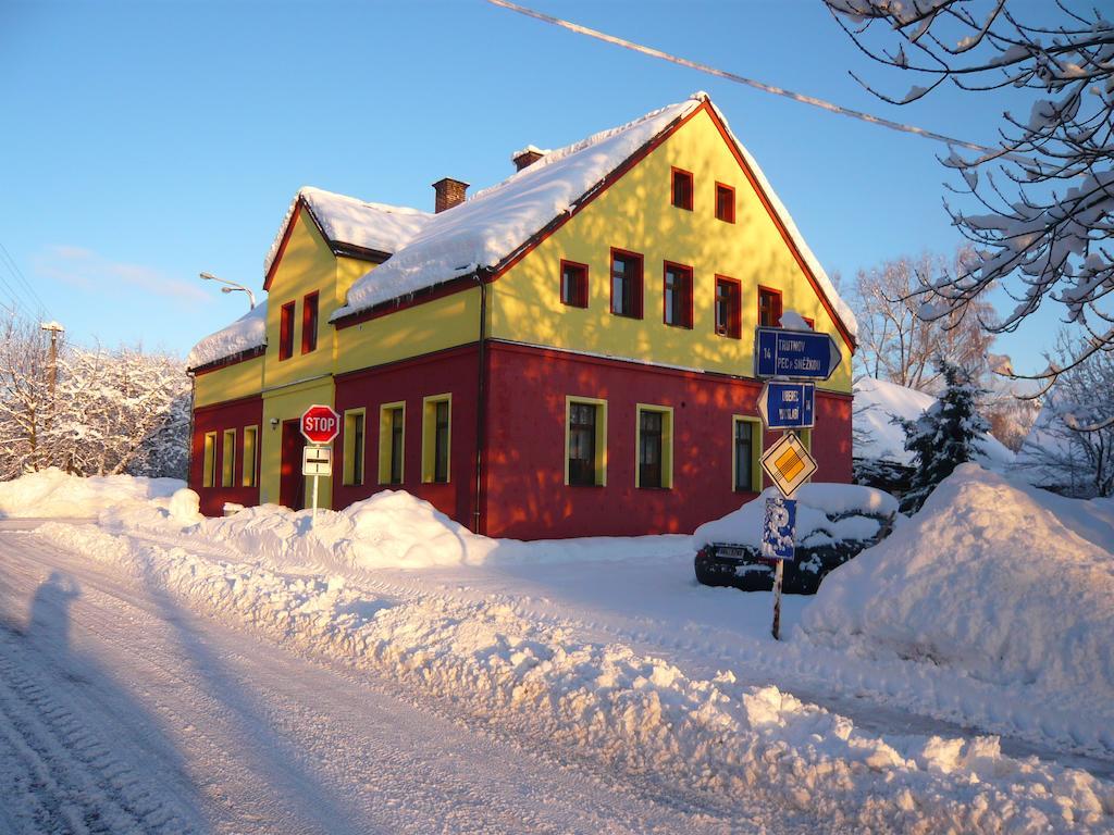 Apartmány Liška Mladé Buky Esterno foto