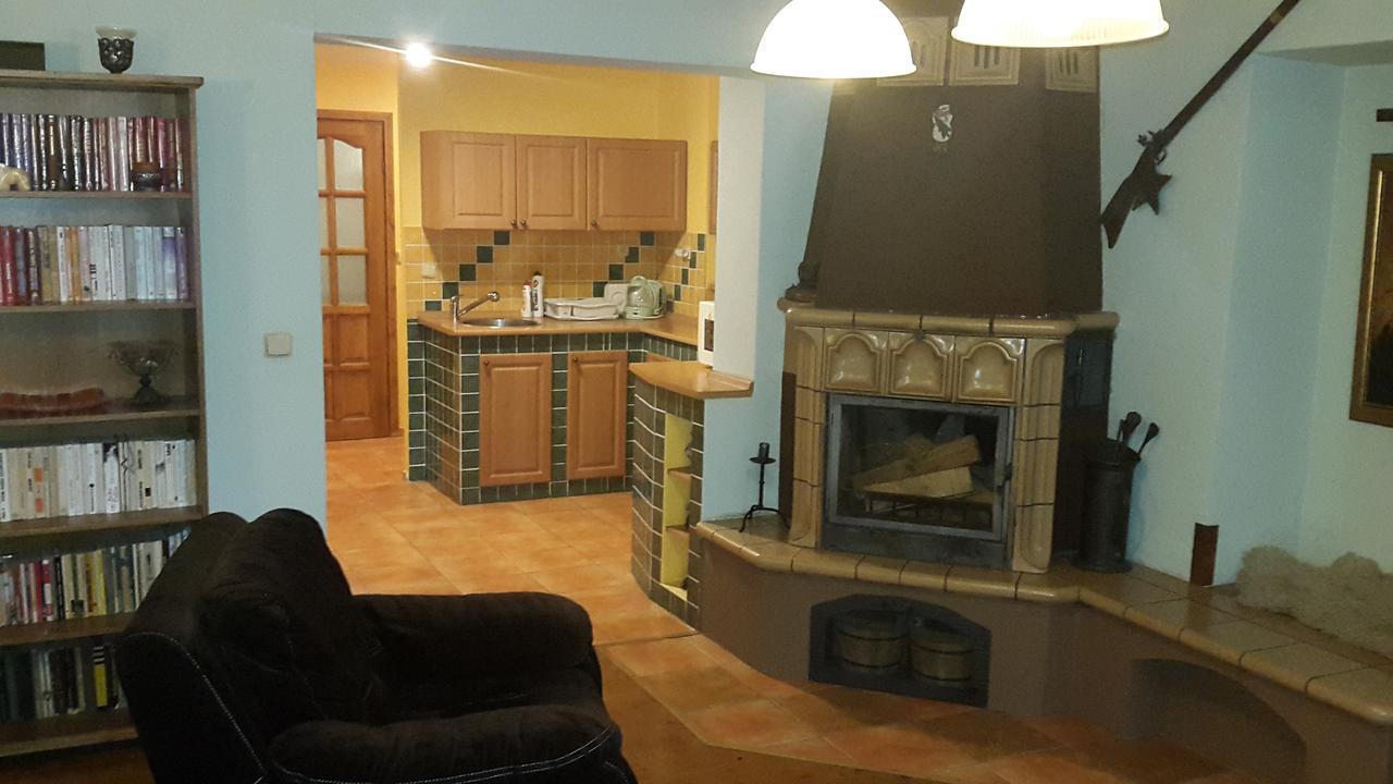 Apartmány Liška Mladé Buky Esterno foto
