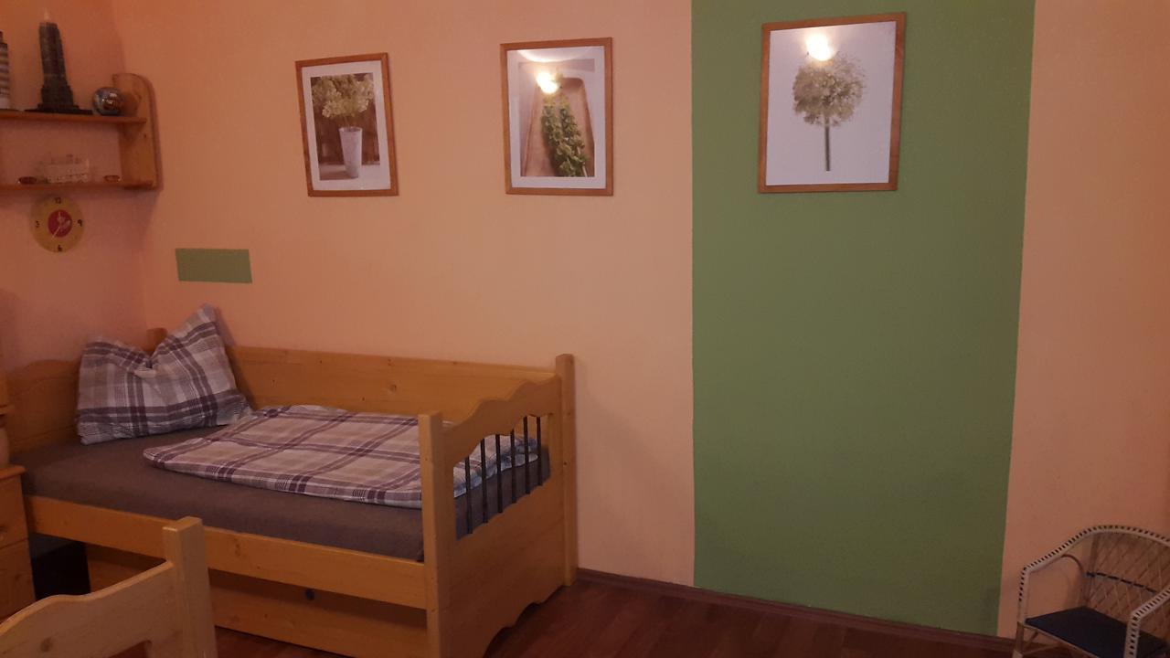Apartmány Liška Mladé Buky Esterno foto